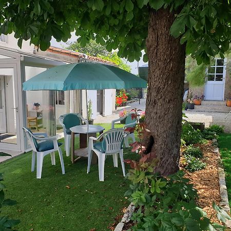 Tusson Chambres D'Hotes Charente Exterior photo
