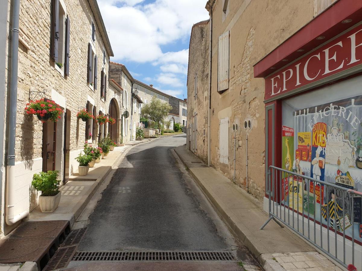 Tusson Chambres D'Hotes Charente Exterior photo